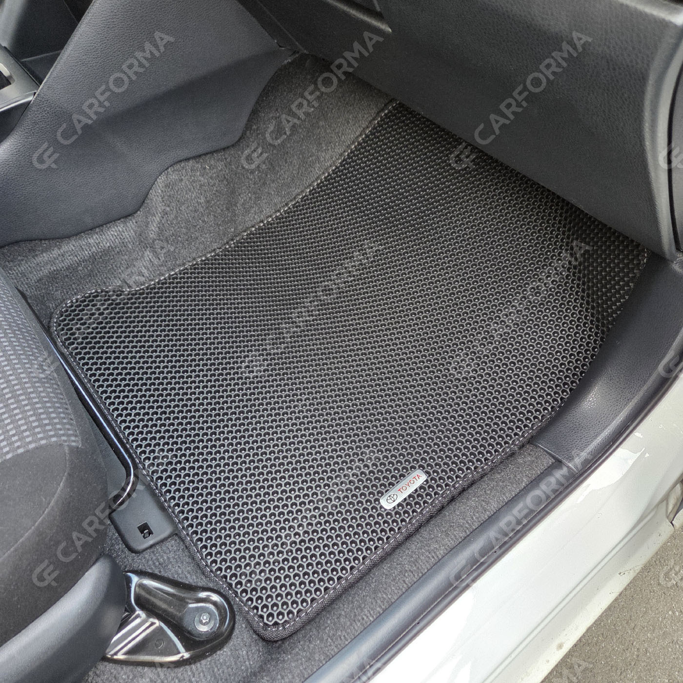 Коврики на Toyota Yaris L 2013&nbsp;-&nbsp;2026 в Тюмени