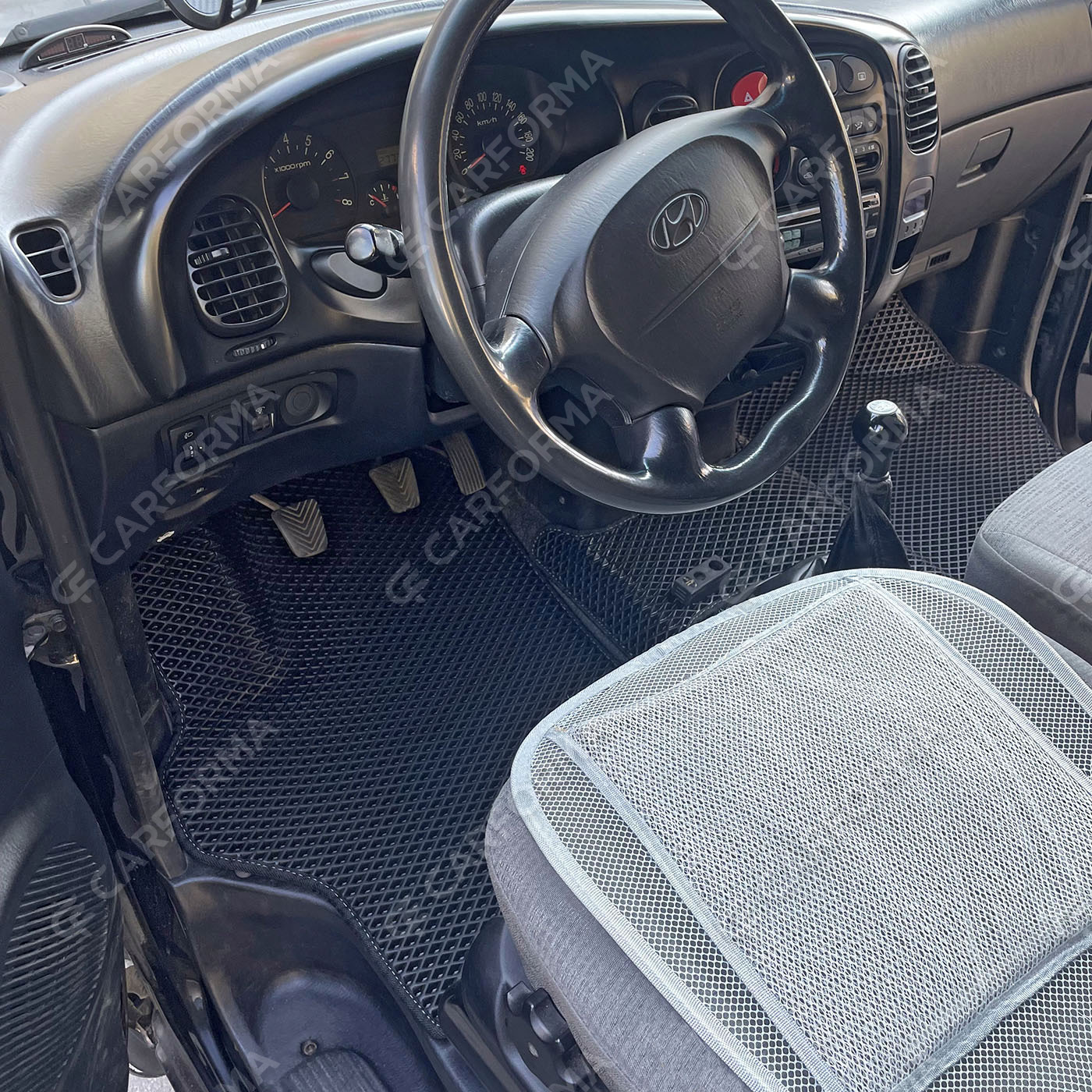 Коврики на Hyundai H1 I 1996&nbsp;-&nbsp;2007 в Тюмени