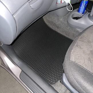 Коврики на Toyota Vitz I 1998 - 2005 в Тюмени Коврики на Toyota Vitz I 1998 - 2005 в Тюмени