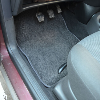 Ворсовые коврики на Ford Focus I 1998 - 2005 в Тюмени Ворсовые коврики на Ford Focus I 1998 - 2005 в Тюмени